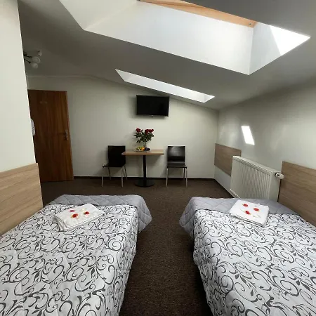 Gold לינה וארוחת בוקר 3*