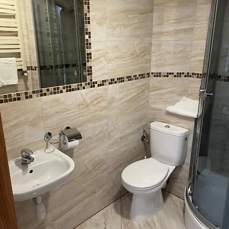 Gold לינה וארוחת בוקר רשין