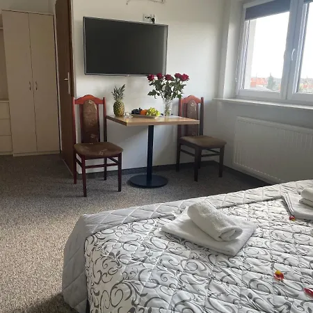 Gold לינה וארוחת בוקר 3*