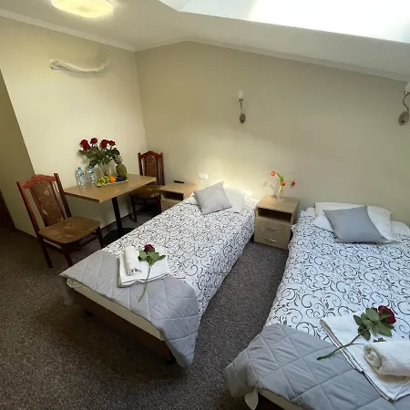 לינה וארוחת בוקר Gold 3*