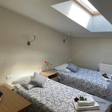 לינה וארוחת בוקר Gold 3*